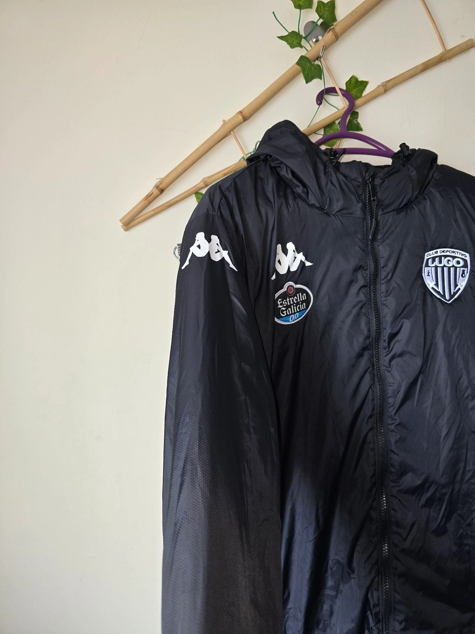 Parka officielle des bancs/staff du CD Lugo, marque Kappa – photo 4